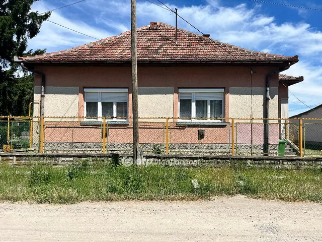 Eladó ház Jászladány 88 nm
