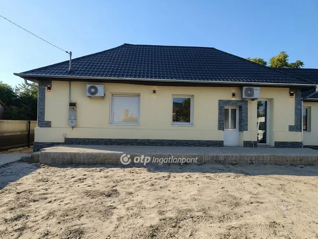 Eladó ház Újszász 119 nm