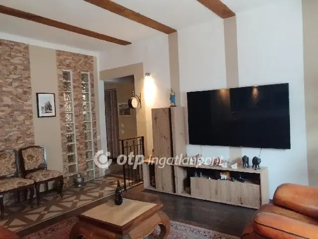 Eladó lakás Tápiószecső 73 nm