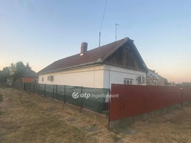 Eladó ház Jászkisér 71 nm