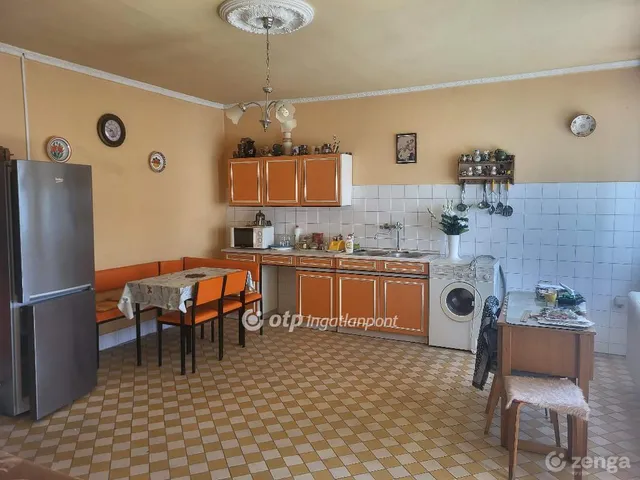 Eladó ház Tóalmás 188 nm