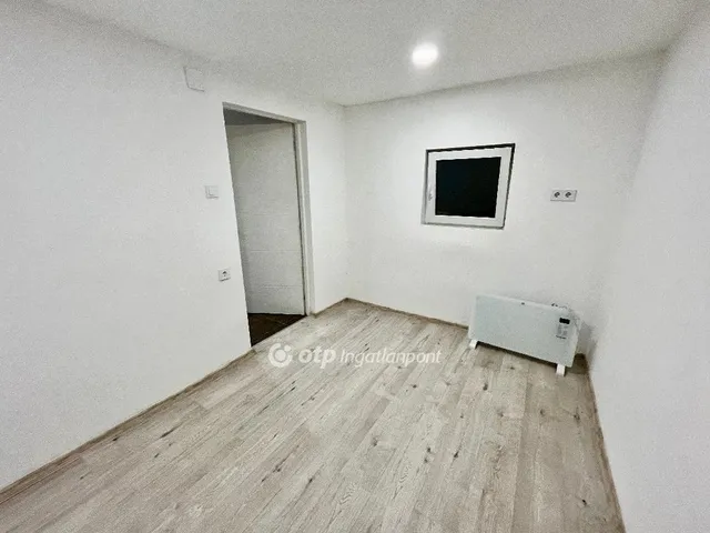 Eladó ház Újszász 72 nm