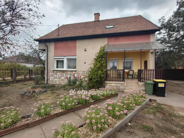 Eladó ház Jászkisér 146 nm