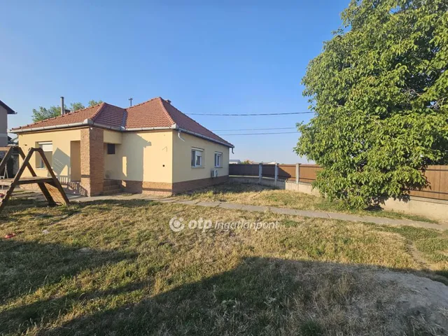 Eladó ház Jászberény, csendes 95 nm