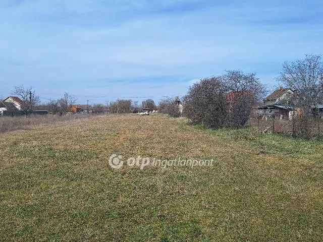 Eladó telek Békéscsaba 1930 nm