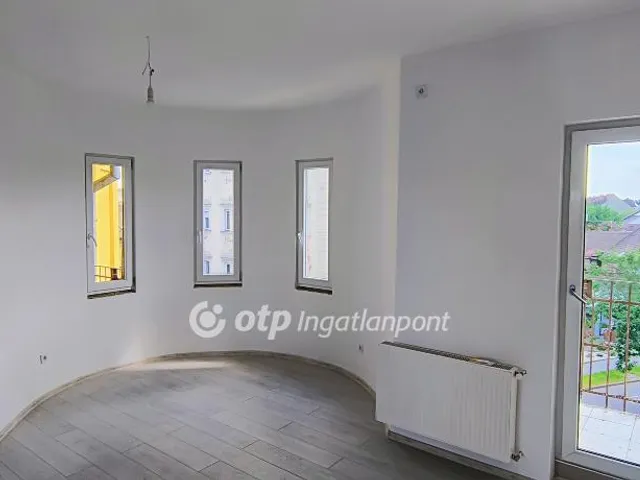 Eladó lakás Szolnok 74 nm