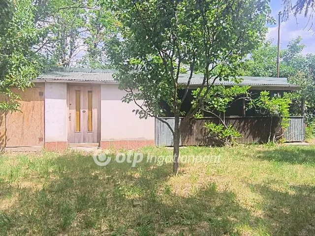Eladó telek Szolnok 20 nm