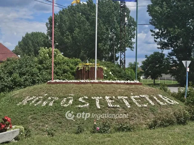 Eladó telek Kőröstetétlen