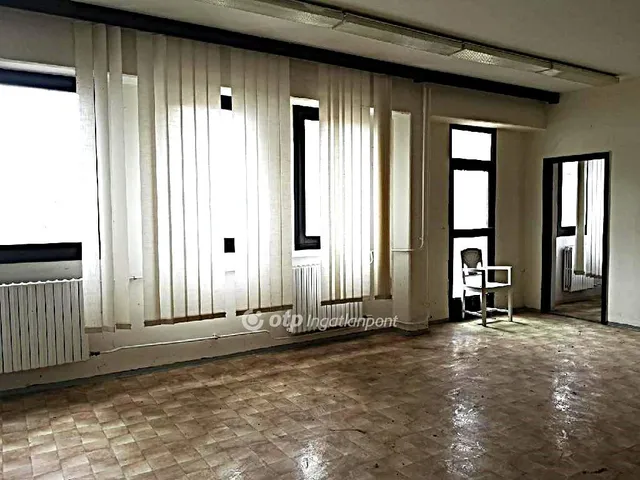 Eladó kereskedelmi és ipari ingatlan Kunszentmárton 2060 nm