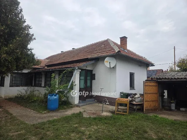 Eladó ház Tiszaroff 81 nm