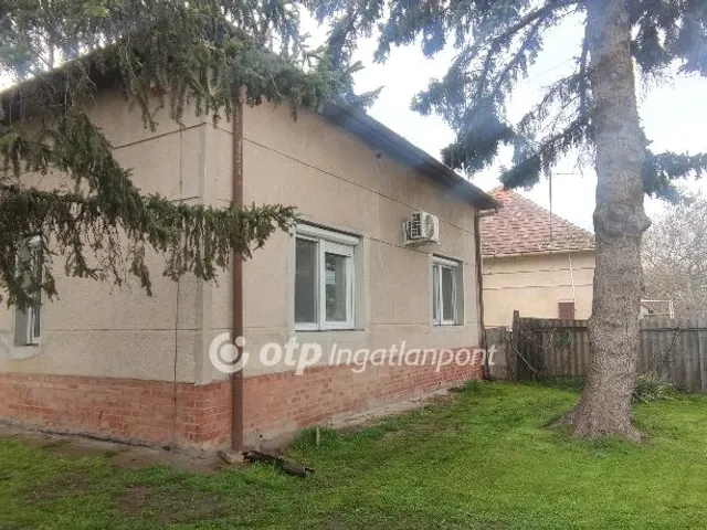 Eladó ház Tiszaföldvár 145 nm