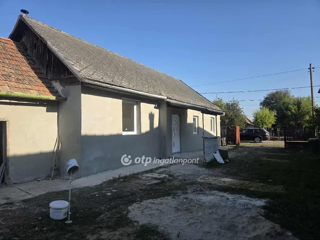 Eladó ház Újszász 65 nm