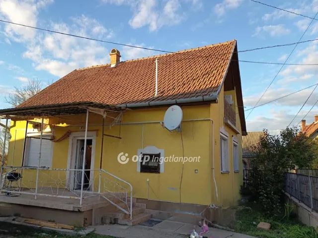 Eladó ház Tiszaföldvár 97 nm