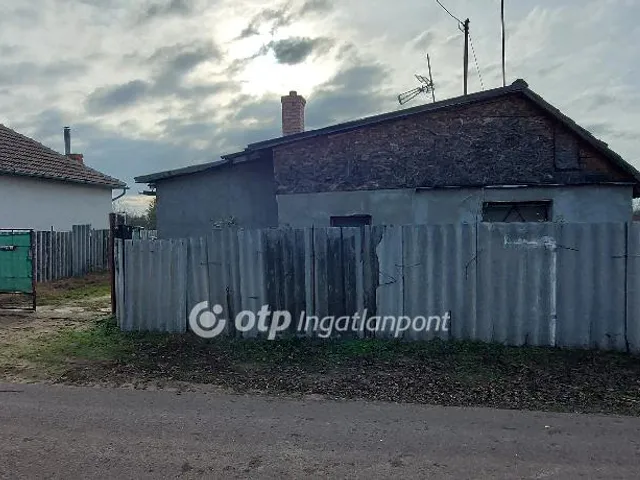 Eladó ház Tiszaföldvár 67 nm