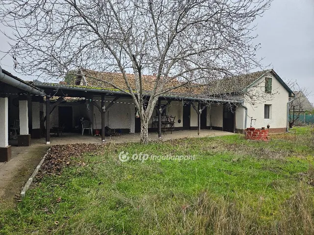 Eladó üdülő és hétvégi ház Cserkeszőlő 73 nm