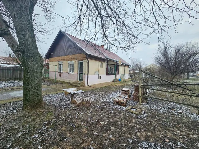 Eladó ház Tiszasüly 80 nm