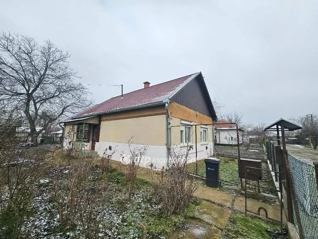 Eladó ház Tiszasüly 80 nm