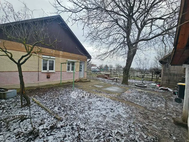 Eladó ház Tiszasüly 80 nm