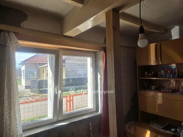 Eladó ház Tiszagyenda 72 nm