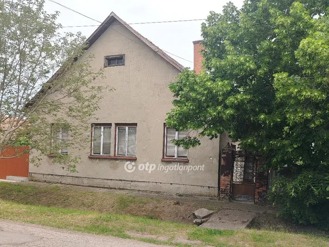 Eladó ház Öcsöd 82 nm