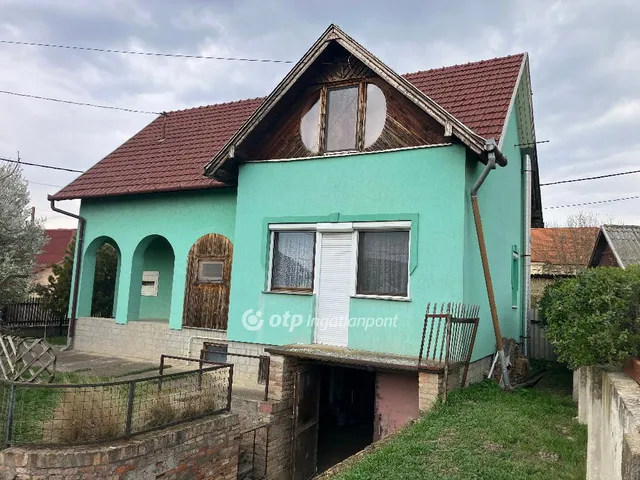 Eladó ház Cibakháza 100 nm