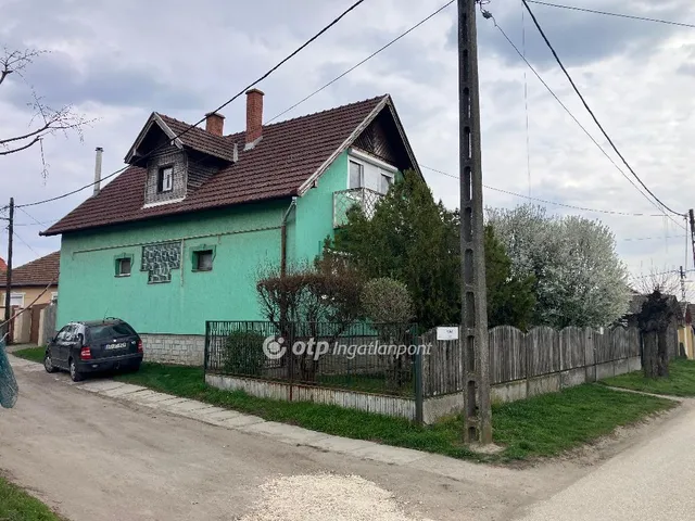Eladó ház Cibakháza 100 nm