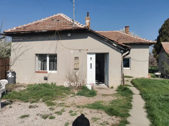Eladó ház Tiszaföldvár 98 nm
