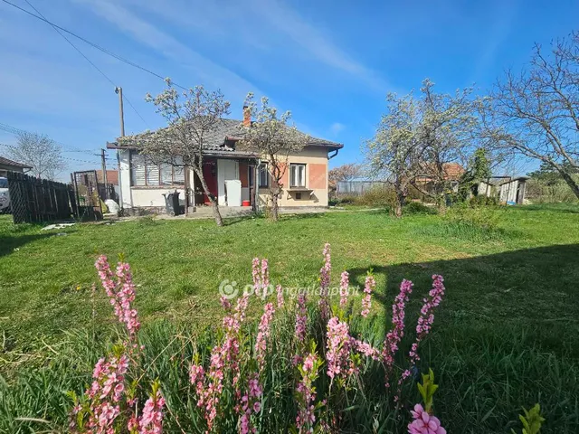 Eladó ház Kőtelek 44 nm