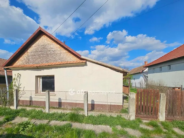 Eladó ház Besenyszög 60 nm