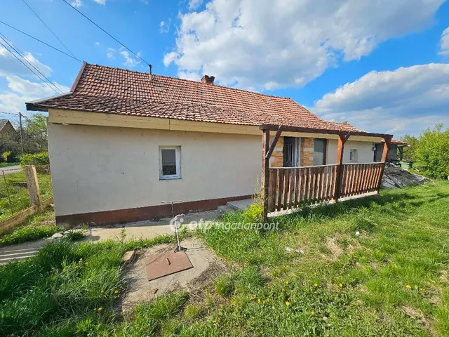 Eladó ház Besenyszög 60 nm