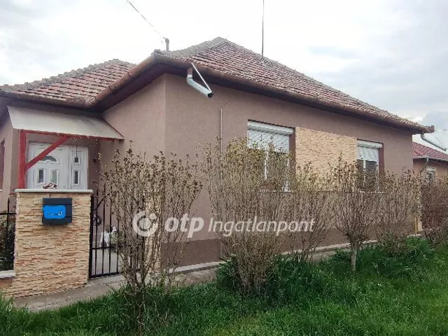 Eladó ház Kengyel 86 nm