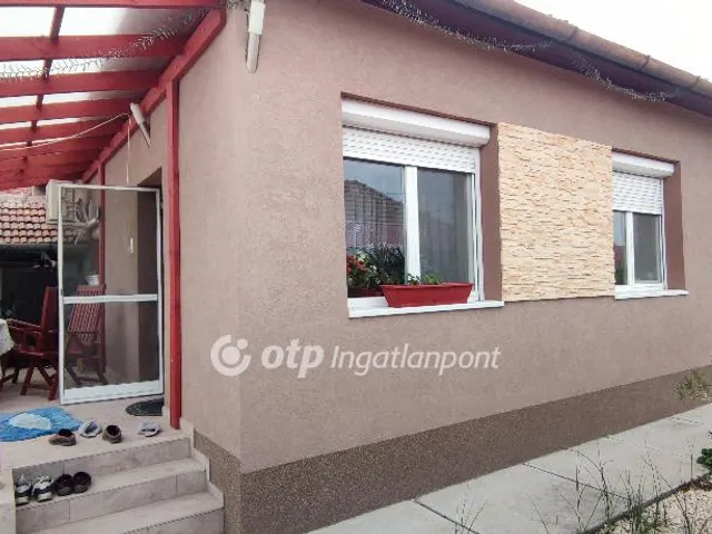 Eladó ház Kengyel 86 nm