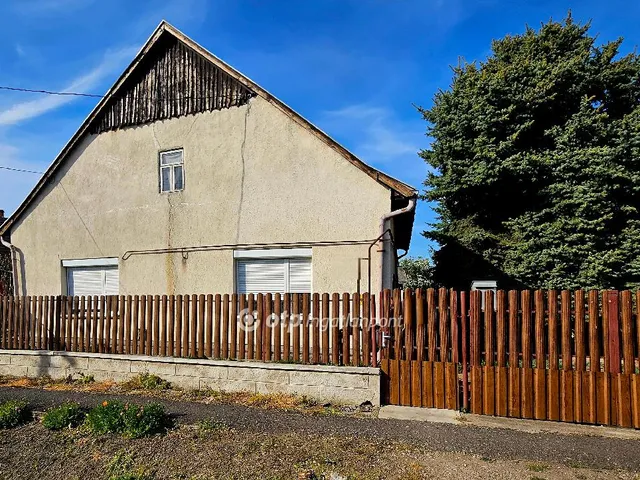 Eladó ház Tiszaföldvár 70 nm
