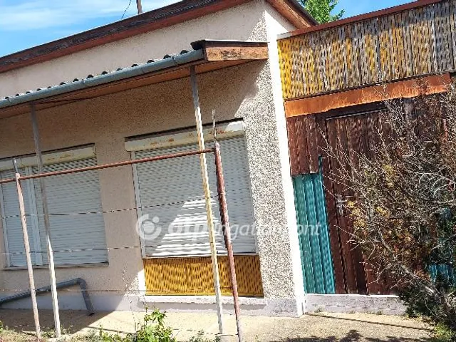 Eladó üdülő és hétvégi ház Cserkeszőlő 37 nm