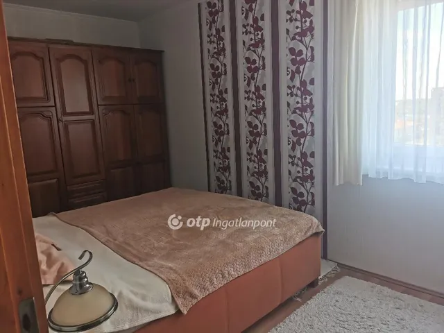 Eladó lakás Szolnok 71 nm