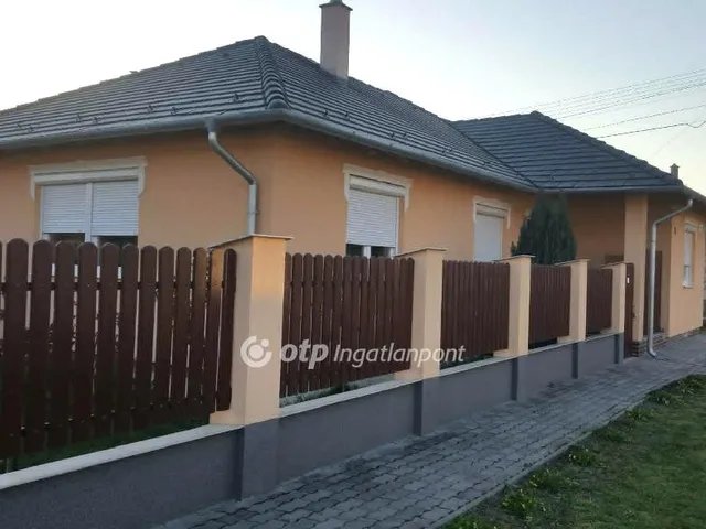 Eladó ház Kunszentmárton 157 nm