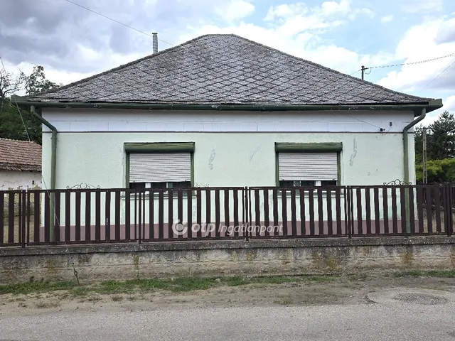 Eladó ház Tiszaföldvár 58 nm