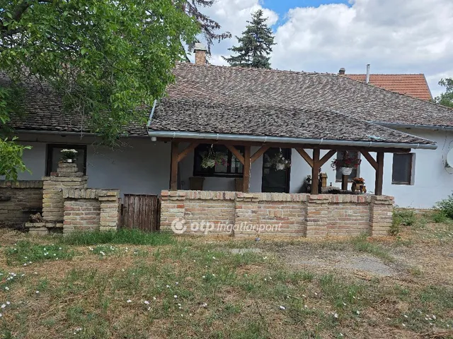 Eladó ház Tiszakürt 92 nm