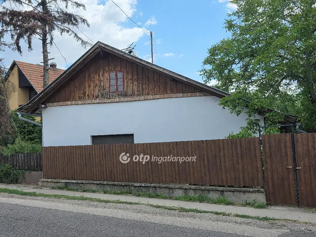 Eladó ház Tiszakürt 92 nm