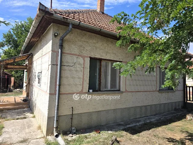 Eladó ház Öcsöd 68 nm