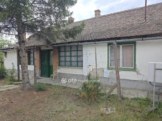 Eladó ház Öcsöd 76 nm
