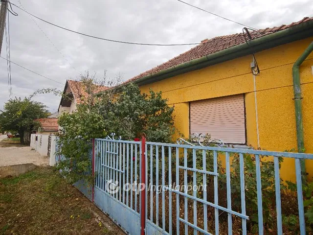 Eladó ház Besenyszög 65 nm