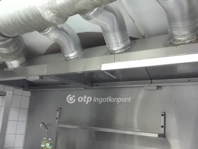 Eladó kereskedelmi és ipari ingatlan Budapest I. kerület 122 nm