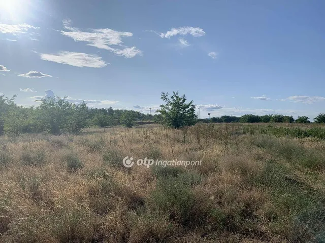 Eladó telek Fót 4000 nm