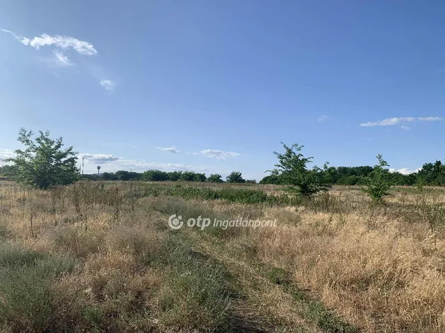 Eladó telek Fót 4000 nm