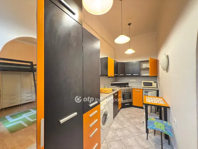 Eladó lakás Budapest VIII. kerület, Corvin negyed 28 nm