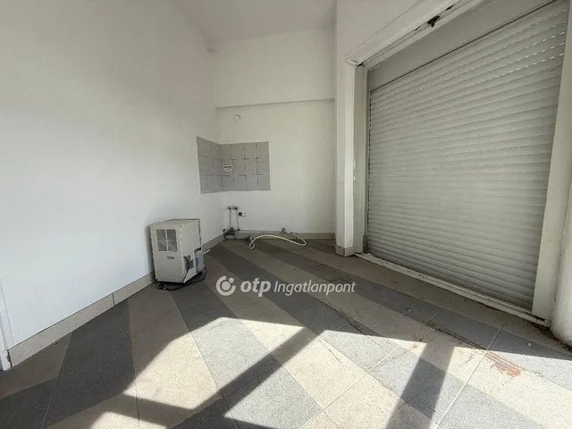 Eladó kereskedelmi és ipari ingatlan Solymár 39 nm