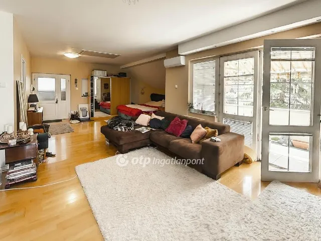 Eladó lakás Budapest II. kerület 104 nm