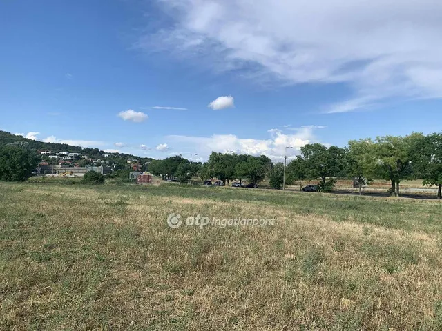 Eladó telek Budapest III. kerület, Aranyhegy 261 nm