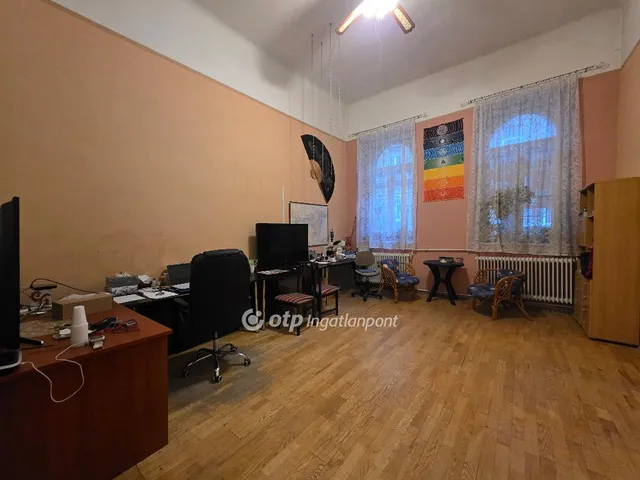 Eladó lakás Budapest VIII. kerület 94 nm